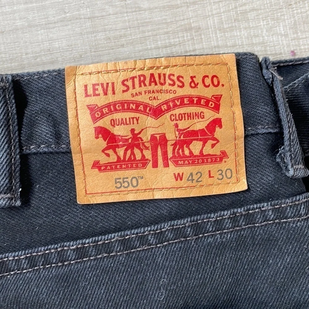 Men's Black 550 Levi's jeans waist 42 length 30